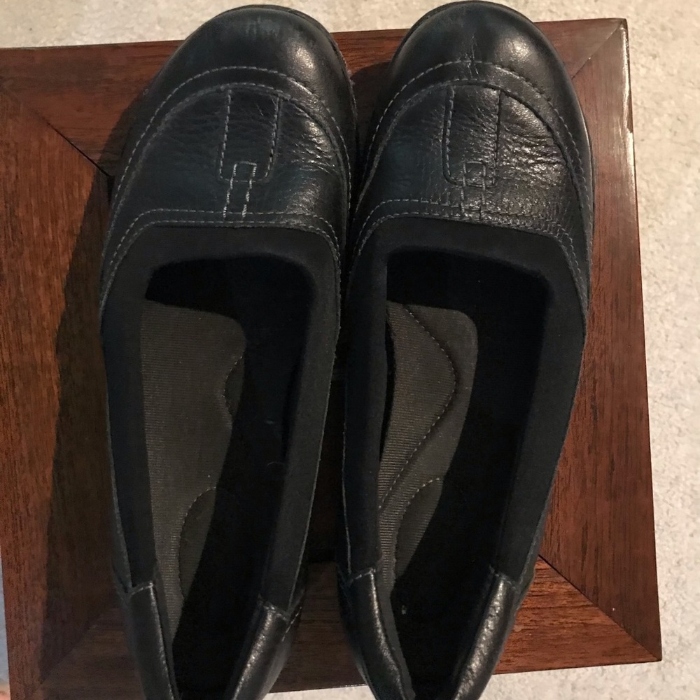 Black Clark’s flats